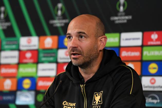 STVV s head coach Frederic De Meyer pictured during a press conference, PK, Pressekonferenz of Belgian soccer team Sint-Truidense VV, Wednesday 21 October 2026 in Herning, Denmark, in preparation of tomorrow s game against Danish FC Midtjylland on the second day of the UEFA Conference League league phase. JILLxDELSAUX  x190514523x