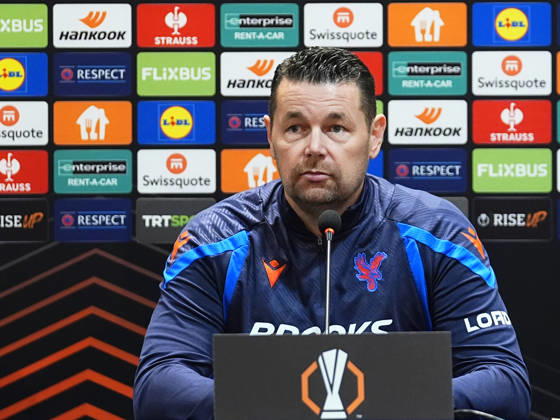 Ahead of Besiktas v Crystal Palace - UEFA Europa League ISTANBUL, TURKIYE - OCTOBER 21: Pierre Sage, head coach of Crystal Palace attends a press conference, PK, Pressekonferenz at Tupras Stadium ahead of UEFA Europa League football match against Besiktas in Istanbul, Turkiye on October 21, 2026. Esra Bilgin Anadolu Istanbul Turkey. Editorial use only. Please get in touch for any other usage.  Copyright: x2026xAnadoluxEsraxBilginx
