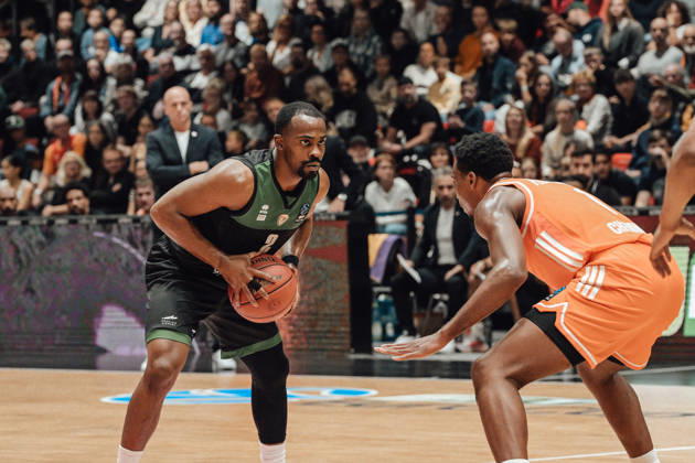 Game Day 4 of the Basketball Eurocup: Niners Chemnitz vs. Slask Wroclaw, October 21, 2026, starting at 7:00 p.m., Chemnitz, Chemnitz Arena. In Photo 02: Anthonny Hickey, 01 Phlandrous Fleming Jr. Game Day 4 of the Basketball Eurocup: Niners Chemnitz vs. Slask Wroclaw, Chemnitz, Saxony, Germany Copyright: xEHLxMedia MichelxKöhlerx 20262110-Niners-Chemnitz-Slask-Wroclaw-009