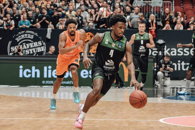 Game Day 4 of the Basketball Eurocup: Niners Chemnitz vs. Slask Wroclaw, October 21, 2026, starting at 7:00 p.m., Chemnitz, Chemnitz Arena. In Photo 04: Kyrell Luc. Game Day 4 of the Basketball Eurocup: Niners Chemnitz vs. Slask Wroclaw, Chemnitz, Saxony, Germany Copyright: xEHLxMedia MichelxKöhlerx 20262110-Niners-Chemnitz-Slask-Wroclaw-018