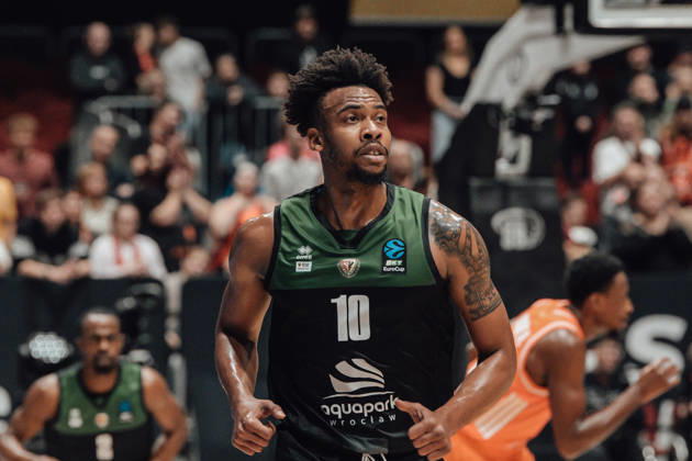 Game Day 4 of the Basketball Eurocup: Niners Chemnitz vs. Slask Wroclaw, October 21, 2026, starting at 7:00 p.m., Chemnitz, Chemnitz Arena. Pictured: No. 10 Paul Scruggs. Game Day 4 of the Basketball Eurocup: Niners Chemnitz vs. Slask Wroclaw, Chemnitz, Saxony, Germany Copyright: xEHLxMedia MichelxKöhlerx 20262110-Niners-Chemnitz-Slask-Wroclaw-008