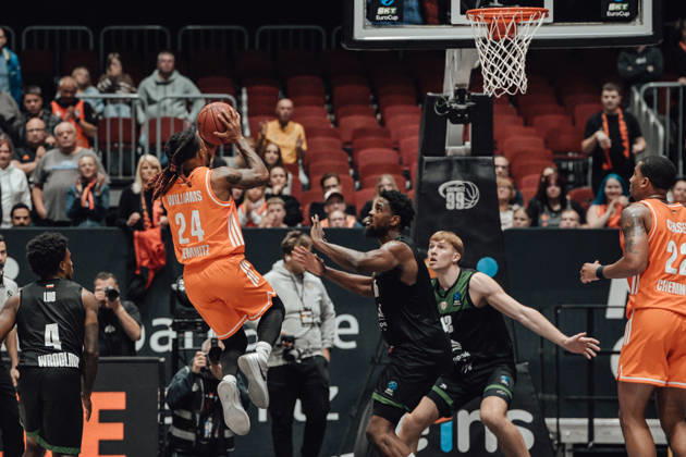 Game Day 4 of the Basketball Eurocup: Niners Chemnitz vs. Slask Wroclaw, October 21, 2026, starting at 7:00 p.m., Chemnitz, Chemnitz Arena. Pictured: No. 24 Cobe Williams. Game Day 4 of the Basketball Eurocup: Niners Chemnitz vs. Slask Wroclaw, Chemnitz, Saxony, Germany Copyright: xEHLxMedia MichelxKöhlerx 20262110-Niners-Chemnitz-Slask-Wroclaw-025