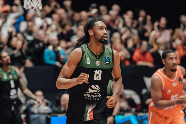 Game Day 4 of the Basketball Eurocup: Niners Chemnitz vs. Slask Wroclaw, October 21, 2026, starting at 7:00 p.m., Chemnitz, Chemnitz Arena. Pictured: No. 13 Isaiah Moore. Matchday 4 of the Basketball Eurocup: Niners Chemnitz vs. Slask Wroclaw, Chemnitz, Saxony, Germany Copyright: xEHLxMedia MichelxKöhlerx 20262110-Niners-Chemnitz-Slask-Wroclaw-035