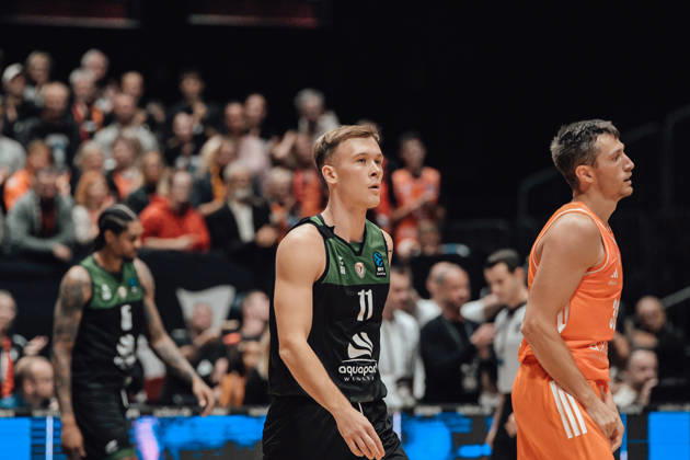 Game Day 4 of the Basketball Eurocup: Niners Chemnitz vs. Slask Wroclaw, October 21, 2026, starting at 7:00 p.m., Chemnitz, Chemnitz Arena. Pictured: No. 11 Blazej Kulikowski, Game Day 4 of the Basketball Eurocup: Niners Chemnitz vs. Slask Wroclaw, Chemnitz, Saxony, Germany Copyright: xEHLxMedia MichelxKöhlerx 20262110-Niners-Chemnitz-Slask-Wroclaw-037