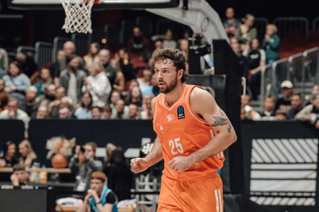 Game Day 4 of the Basketball Eurocup: Niners Chemnitz vs. Slask Wroclaw, October 21, 2026, starting at 7:00 p.m., Chemnitz, Chemnitz Arena. Pictured: No. 25 Ben Burnham. Game Day 4 of the Basketball Eurocup: Niners Chemnitz vs. Slask Wroclaw, Chemnitz, Saxony, Germany Copyright: xEHLxMedia MichelxKöhlerx 20262110-Niners-Chemnitz-Slask-Wroclaw-045