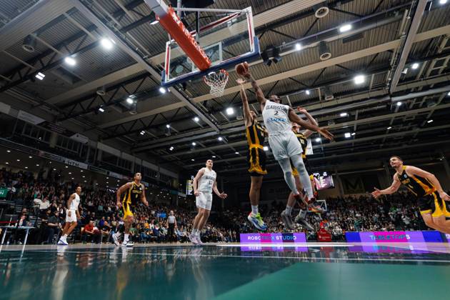 Terrell Harris of the Gladiators Trier goes head-to-head with Benedict Turudic of KK Croatia Split; Action: Vet Concept Gladiators Trier vs. KK Split, Basketball, FIBA Europe Cup, Matchday 3, 2026–2027 Season, October 21, 2026, Vet Concept Gladiators Trier vs. KK Split, Basketball, FIBA Europe Cup, Matchday 3, 2026–2027 Season, October 21, 2026 Copyright: xEibnerxPressefotox EP_ANS