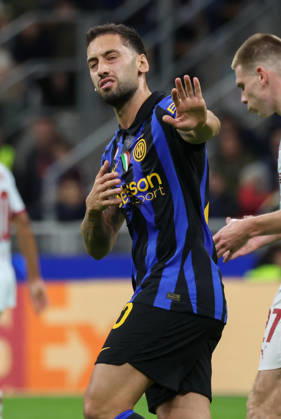 October 21, 2026, Milan: FC Inter Milan s midfielder Hakan Calhanoglu during the UEFA Champions League soccer match between FC Inter Milan and FC Shakhtar Donetsk at Giuseppe Meazza stadium in Milan, 21 October 2026. ANSA MATTEO BAZZI. UEFA Champions League; FC Inter Milan Vs FC Shakhtar Donetsk  - ZUMAa110 20261021_zaf_a110_061 Copyright: xMatteoxBazzix
