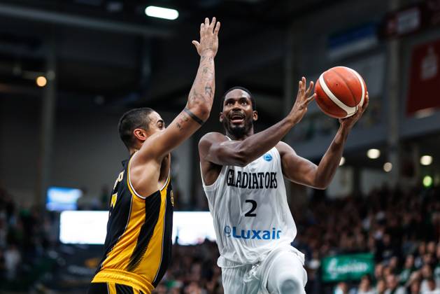Terrell Harris of the Gladiators Trier goes head-to-head with Nick Johnson of KK Croatia Split; Action: Vet Concept Gladiators Trier vs. KK Split, Basketball, FIBA Europe Cup, Matchday 3, 2026–2027 Season, October 21, 2026, Vet Concept Gladiators Trier vs. KK Split, Basketball, FIBA Europe Cup, Matchday 3, 2026–2027 Season, October 21, 2026 Copyright: xEibnerxPressefotox EP_ANS