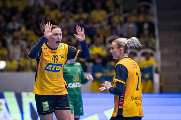Handball, Women, International Friendly, Sweden vs. Brazil, October 22, 2022: Olivia Löfqvist and Clara Lerby of Sweden during the international friendly handball match between Sweden and Brazil on October 22, 2026 in Alingsas. Photo by Christoffer Borg Mattisson, BILDBYRÅN COP 261 CB0565 handball, Swedish women s national handball team, Sweden, Brazil, national team, women s handball  Copyright: CHRISTOFFERxBORGxMATTISSON BB261022CB027