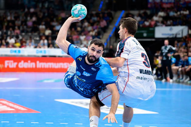 Stuttgart HBL 26 27 TVB Stuttgart SG BBM Bietigheim Mohamed Darmoul Stuttgart, Nikola Vlahovic Bietigheim Stuttgart Porsche Arena Baden-Württemberg Germany