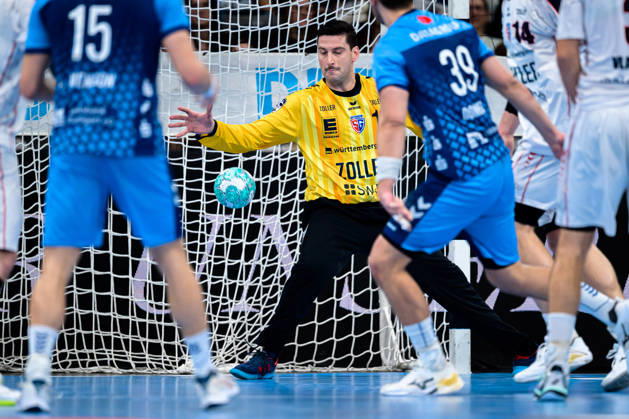 Stuttgart HBL 26 27 TVB Stuttgart SG BBM Bietigheim Goalkeeper Martin Tomovski Bietigheim Stuttgart Porsche Arena Baden-Württemberg Germany