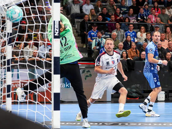 October 22, 2026, Germany, Stuttgart, Opel HBL, 2026–2027 Bundesliga, TVB Stuttgart vs. SG BBM Bietigheim, from left: Mohamed Essam Moustafa El Tayar (TVB), Lukas Wucherpfennig (BBM)