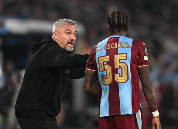 Trabzonspor v Hearts - UEFA Conference League TRABZON, TURKIYE - OCTOBER 22: Head coach Thomas Reis (L) of Trabzonspor reacts during UEFA Conference League week 2 football match between Trabzonspor and Hearts at Papara Park in Trabzon, Turkiye on October 22, 2026. Hakan Burak Altunoz Anadolu Trabzon Turkey. Editorial use only. Please get in touch for any other usage.  Copyright: x2026xAnadoluxHakanxBurakxAltunozx