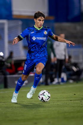Getafe CF v FC Lugano - UEFA Conference League 2026 27 League Phase MD2 GETAFE, SPAIN - OCTOBER 22: Ramon Terrats of Getafe CF is in action with the ball during the UEFA Conference League 2026 27 League Phase MD2 match between Getafe CF and FC Lugano at Estadio Coliseum on October 22, 2026 in Getafe, Spain. Madrid Estadio Coliseum Madrid Spain Copyright: xAlbertoxGardinx AGardin_20261022_Get_Lug_0145