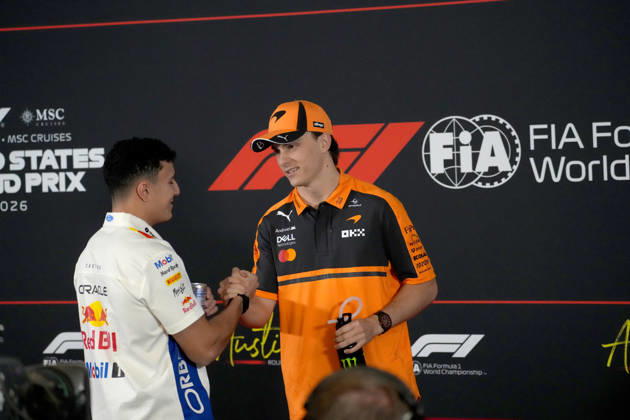 October 22, 2026, Circuit of The Americas, Austin, 2026 FORMULA 1 MSC CRUISES UNITED STATES GRAND PRIX, pictured: Isack Hadjar (FRA), Oracle Red Bull Racing; Oscar Piastri (AUS), McLaren Mastercard F1 Team. Photo by Hasan Bratic, DeFodi Images