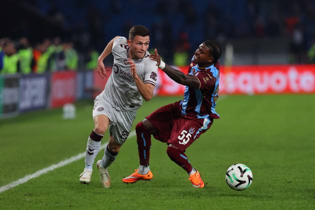 Trabzonspor v Hearts - UEFA Conference League TRABZON, TURKIYE - OCTOBER 22: Sidny Lopes Cabral (R) of Trabzonspor in action during UEFA Conference League week 2 football match between Trabzonspor and Hearts at Papara Park in Trabzon, Turkiye on October 22, 2026. Hasan Tascan Anadolu Trabzon Turkey. Editorial use only. Please get in touch for any other usage.  Copyright: x2026xAnadoluxHasanxTascanx