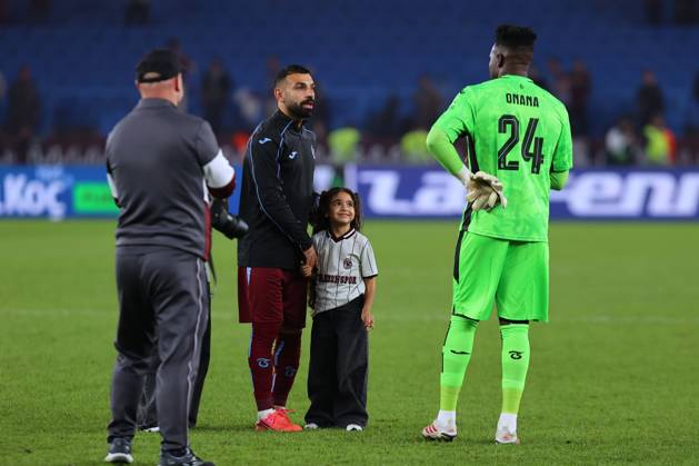 Trabzonspor v Hearts - UEFA Conference League TRABZON, TURKIYE - OCTOBER 22: Mohamed Salah of Trabzonspor is seen with her daughter after UEFA Conference League week 2 football match between Trabzonspor and Hearts at Papara Park in Trabzon, Turkiye on October 22, 2026. Hasan Tascan Anadolu Trabzon Turkey. Editorial use only. Please get in touch for any other usage.  Copyright: x2026xAnadoluxHasanxTaÅücanx