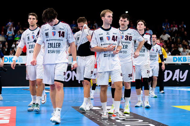 Stuttgart HBL 26 27 TVB Stuttgart SG BBM Bietigheim; the Bietigheim team is dissatisfied, disappointed, disheartened, and frustrated; Stuttgart Porsche Arena, Baden-Württemberg, Germany