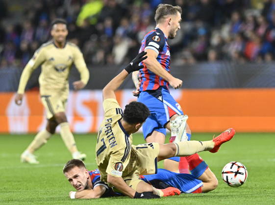 Fotball UEFA Europa League 3rd round match: Viktoria Plzen vs Levski Sofia in Pilsen, Czech Republic, October 22, 2026. From left Amar Memic of Viktoria, Everton Bala of Levski, Tomas Ladra of Viktoria. (CTKxPhoto MiroslavxChaloupka) CTKPhotoP2026102209544  CTKPhotoP2026102209544