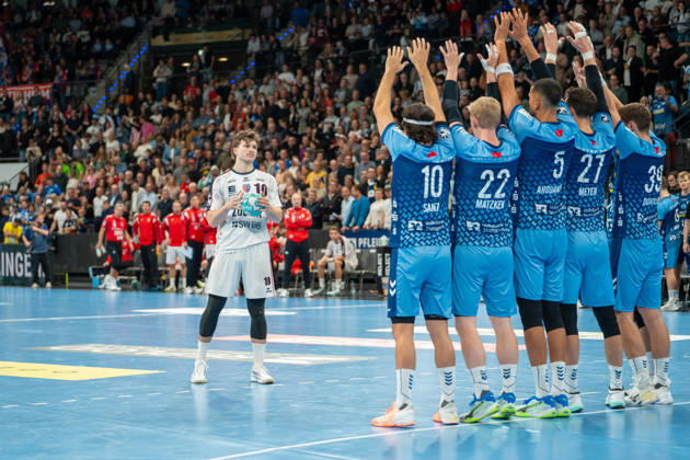 Handball I Men I 2026–2027 Season I Bundesliga I Matchday 10 I TVB Stuttgart vs. SG BBM Bietigheim I October 22, 2026 Jonas Josef 10, SG BBM Bietigheim on a direct free throw against the Stuttgart defense at the Stuttgart Porsche Arena, Baden-Württemberg, Germany Copyright: xLobeca MaxxPetershansx