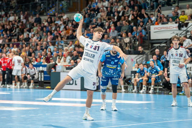 Handball I Men I 2026–2027 Season I Bundesliga I Matchday 10 I TVB Stuttgart vs. SG BBM Bietigheim I October 22, 2026 Alexander Pfeifer 31, SG BBM Bietigheim during a penalty throw at the Stuttgart Porsche Arena, Baden-Württemberg, Germany Copyright: xLobeca MaxxPetershansx