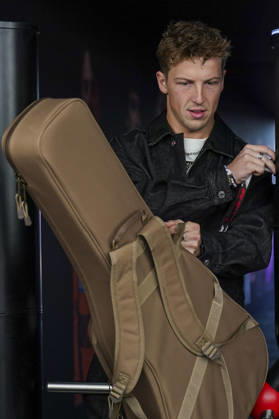 FORMULA 1 UNITED STATES GRAND PRIX 2026 Liam Lawson (NZL) 30 Racing Bulls arriving during the Formula 1 MSC Cruises United States Grand Prix 2026, Round 18 of the 2026 Formula 1 World Championship, WM, Weltmeisterschaft from 23rd - 25th October 2026 at the Circuit of the Americas, Austin, United States. Credit: Robbie Hoad Every Second Media Editorial use only. All images are copyright Every Second Media Limited. No images may be reproduced without prior permission. Copyright: xIMAGO EveryxSecondxMediax ESM-2246-0044 RobbiexHoadx xEveryxSecondxMediax