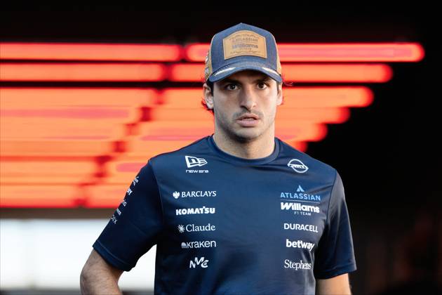 RECORD DATE NOT STATED 23rd October 2026; Circuit of the Americas, Austin, United States; Formula 1, United States Grand Prix, Free Practice Day; Carlos Sainz (55) of Spain and Atlassian Williams F1 Team walks in the paddock BobxKupbens