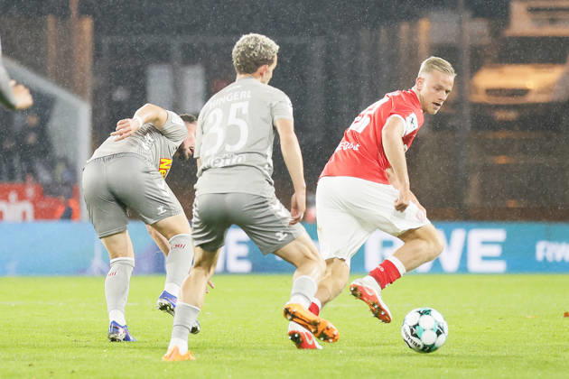 Soccer, 3rd Division, Matchday 11: Rot-Weiss Essen vs. Jahn Regensburg on October 23, 2026, at the Stadion an der Hafenstraße in Essen. Janne Sietan, Rot-Weiss Essen