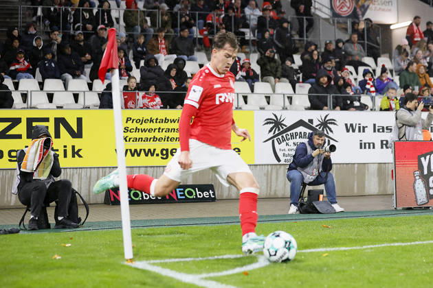 Soccer, 3rd Division, Matchday 11: Rot-Weiss Essen vs. Jahn Regensburg on October 23, 2026, at the Stadion an der Hafenstraße in Essen. Noah Pesch, Rot-Weiss Essen