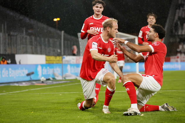 Soccer, 3rd Division, Matchday 11: Rot-Weiss Essen vs. Jahn Regensburg on October 23, 2026, at the Stadion an der Hafenstraße in Essen. Goal celebration by Rot-Weiss Essen s Lukas Brumme. Rot-Weiss Essen