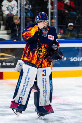Kassel, Germany, October 22, 2026; DEL2 2026–2027, Game 11: Kassel Huskies vs. Blue Devils Weiden. Pictured: Goaltender Patrik Mühlberger (Muehlberger) at the BDW Probonio Arena in Hesse. Copyright: xFotostandx xKruczynskix
