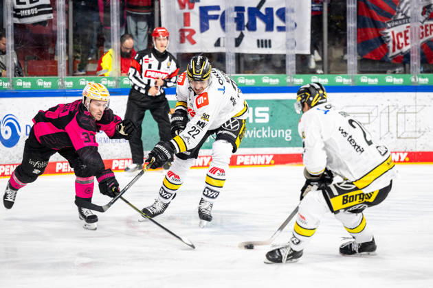 Ice hockey, DEL, Nuremberg Ice Tigers v Krefeld Pinguine