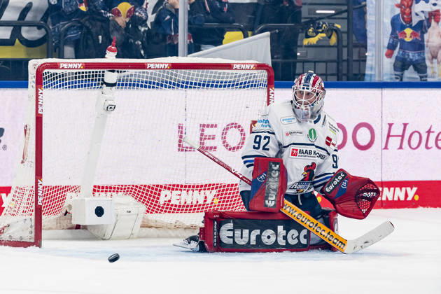 Andreas Jenike, goaltender, Iserlohn Roosters, 92, blocking a puck (GER), EHC Red Bull Munich vs. Iserlohn Roosters, DEL, 2026–2027 season, Matchday 11, October 23, 2026. Photo: HMB Media, Franz Feiner Copyright: HMBxMedia FranzxFeiner