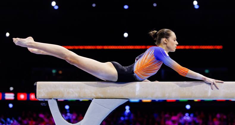 ROTTERDAM - Naomi Visser (NED) during the all-around final at the World Gymnastics Championships in Ahoy Rotterdam. IRIS VAN DEN BROEK ANP xVIxANPxSportx xxANPxIVx 573390029 originalFilename: 573390029