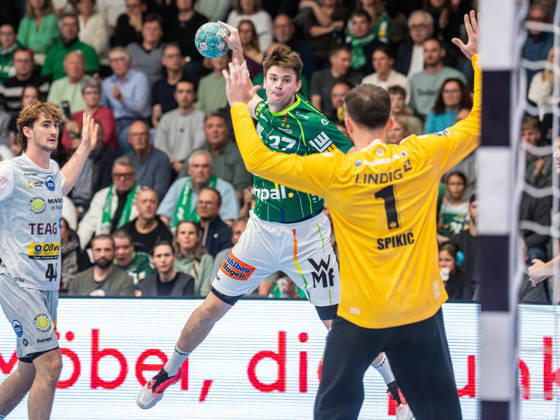 Oskar Sunnefeldt of Frisch Auf Goeppingen, No. 27, shoots at the goal from a sharp angle, Frisch Auf Goeppingen vs. ThSV Eisenach, Handball, 1st Bundesliga, Men, 2026–2027 season, October 23, 2026, Frisch Auf Goeppingen vs. ThSV Eisenach, Handball, 1st Bundesliga, Men, 2026–2027 season, October 23, 2026, Goeppingen Copyright: xEibner-Pressefoto MichaelxSchmidx EP_MST