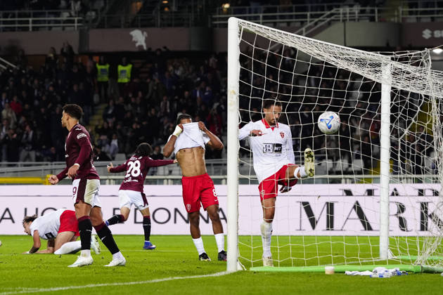 Torino s Kian Fitz-Jim scoring the opening goal for his team 1-0 during the Serie A soccer match between Torino FC and AC Monza at the Stadio Olimpico Grande Torino in Turin, Italy - October 23, 2026. - Soccer  Copyright: xFabioxFerrari LaPressex