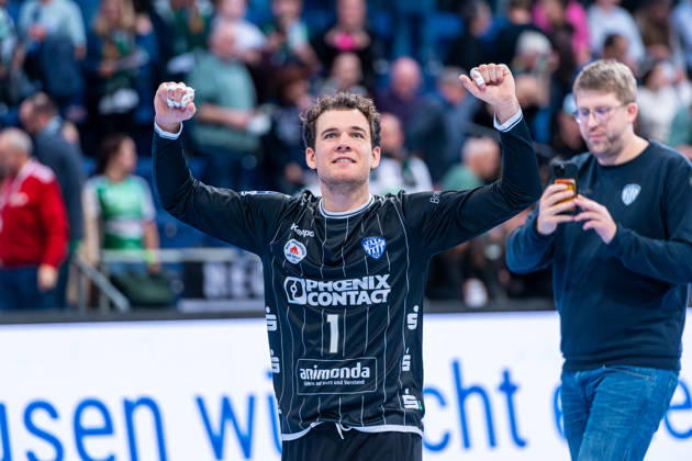 Constantin Möstl, TBV Lemgo Lippe, No. 1 from the left; TSV Hannover Burgdorf (green) vs. TBV Lemgo Lippe (blue) on Matchday 10 of the 2026–2027 season in the Opel Handball Bundesliga, October 23, 2026, ZAG Arena Hannover, GER, Copyright: xJanxGuentherx xTSVxHannover-Burgdorfx
