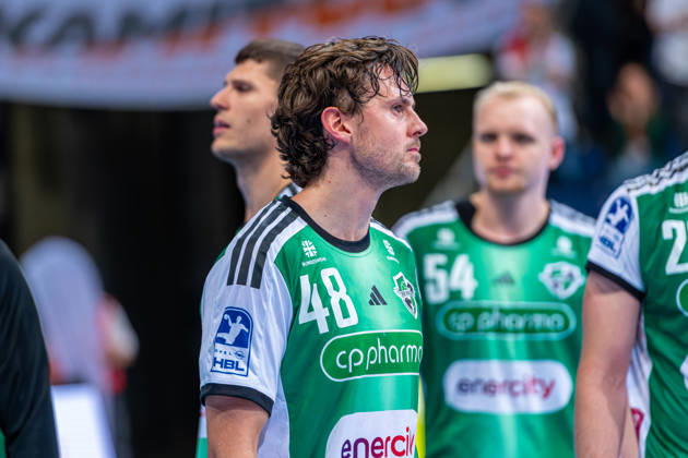 Sigvaldi Guðjonsson, TSV Hannover Burgdorf, No. 48 (left), TSV Hannover Burgdorf (green) vs. TBV Lemgo Lippe (blue) on Matchday 10 of the 2026–2027 season in the Opel Handball Bundesliga, October 23, 2026, ZAG Arena Hannover, GER, Copyright: xJanxGuentherx xTSVxHannover-Burgdorfx