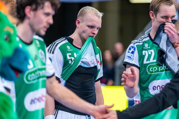 Justus Fischer, TSV Hannover Burgdorf, No. 54 (left), TSV Hannover Burgdorf (green) vs. TBV Lemgo Lippe (blue) on Matchday 10 of the 2026–2027 season in the Opel Handball Bundesliga, October 23, 2026, ZAG Arena Hannover, GER, Copyright: xJanxGuentherx xTSVxHannover-Burgdorfx