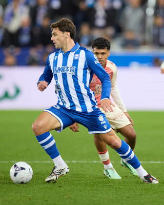 October 23, 2026, Vitoria, Alaba, Spain: Lucas Boye of Deportivo Alaves competes for the ball with Adam Aznou of Malaga CF during the LaLiga EA Sports match between Deportivo Alaves and Malaga CF at Mendizorrotza on October 23, 2026, in Vitoria, Spain. Vitoria Spain - ZUMAa181 20261023_zaa_a181_011 Copyright: xRicardoxLarreinax