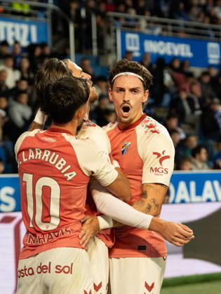 ESP LaLiga EA Sports: Deportivo Alavés vs. Málaga CF — Adrián Nino of Málaga scores a goal and celebrates during the LaLiga EA Sports match between Deportivo Alavés and Málaga CF, played at Mendizorroza Stadium in Vitoria-Gasteiz on October 23, 2026, in Spain. VITORIA-GASTEIZ, Spain — Soccer Copyright: xAgenciaxLOFx