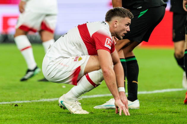 STUTTGART, GERMANY - OCTOBER 23: Ermedin Demirovic (VfB Stuttgart, 9) frustrated during the Bundesliga match between VfB Stuttgart vs. Borussia Moenchengladbach at MHP Arena on matchday 7 of the 1. Bundesliga on October 23, 2026 in Stuttgart, Germany. DFL REGULATIONS PROHIBIT ANY USE OF PHOTOGRAPHS AS IMAGE SEQUENCES AND OR QUASI-VIDEO. Baden-Wuerttemberg Germany Copyright: xSteffiexWunderlx