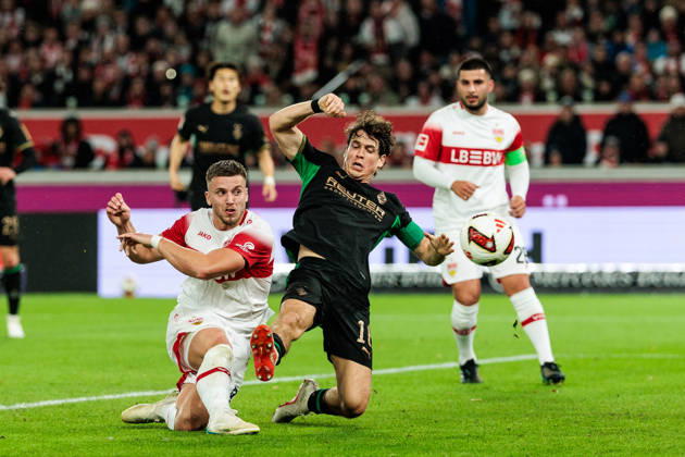 STUTTGART, GERMANY - OCTOBER 23: Ermedin Demirovic (VfB Stuttgart, 9) shoots the ball against Philipp Sander (Borussia Moenchengladbach, 16) defending during the Bundesliga match between VfB Stuttgart vs. Borussia Moenchengladbach at MHP Arena on matchday 7 of the 1. Bundesliga on October 23, 2026 in Stuttgart, Germany. DFL REGULATIONS PROHIBIT ANY USE OF PHOTOGRAPHS AS IMAGE SEQUENCES AND OR QUASI-VIDEO. Baden-Wuerttemberg Germany Copyright: xSteffiexWunderlx