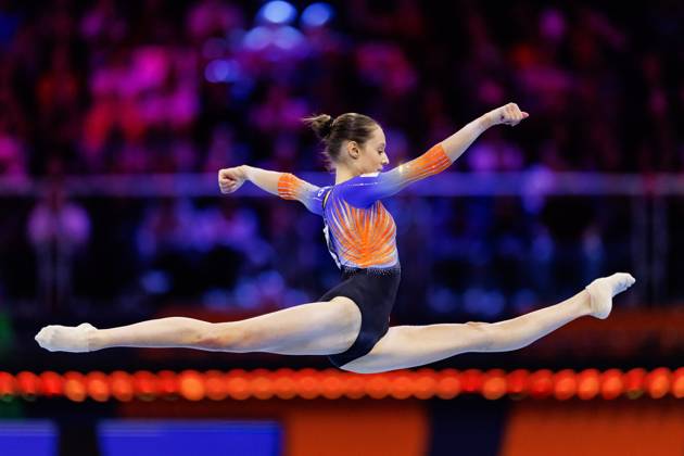ROTTERDAM - Naomi Visser (NED) during the all-around final at the World Gymnastics Championships in Ahoy Rotterdam. IRIS VAN DEN BROEK ANP xVIxANPxSportx xxANPxIVx 573403077 originalFilename: 573403077