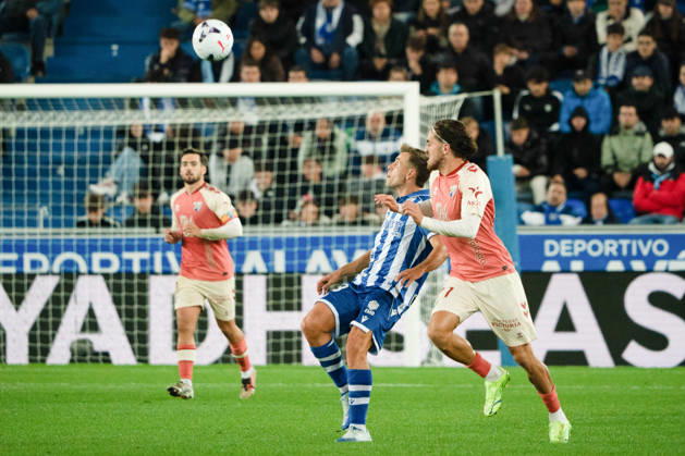 ESP LaLiga EA Sports: Deportivo Alavés vs. Málaga CF — Pablo Ibánez of Alavés and Adrián Nino of Málaga during the LaLiga EA Sports match between Deportivo Alavés and Málaga CF, played at Mendizorroza Stadium in Vitoria-Gasteiz on October 23, 2026 in Spain VITORIA GASTEIZ Spain Soccer Copyright: xAgenciaxLOFx