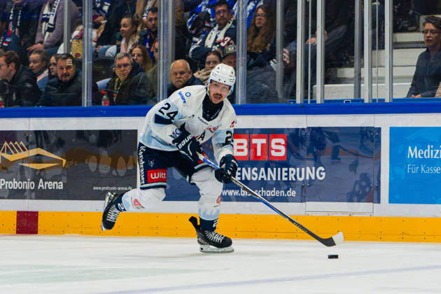Kassel, Germany, October 22, 2026 DEL2 2026–2027 Game 11: Kassel Huskies vs. Blue Devils Weiden Pictured: Niklas Postel, BDW, Probonio Arena, Hesse Copyright: xFotostandx xKruczynskix