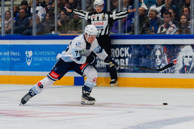 Kassel, Germany, October 22, 2026; DEL2 2026–2027, Game 11: Kassel Huskies vs. Blue Devils Weiden. Pictured: Maxim Golod, BDW, Probonio Arena, Hesse Copyright: xFotostandx xKruczynskix