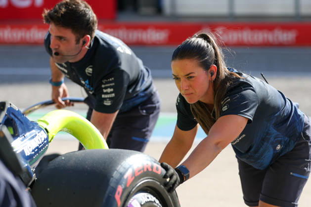 AUSTIN, TX - OCTOBER 23: A female team member of Carlos Sainz (55) of Spain and Atlassian Williams F1 Team pushes the car into the garage during the second practice session of the Formula 1 MSC Cruises United States Grand Prix on October 23, 2026, at Circuit of The Americas in Austin, Texas.(Photo by David Buono Icon Sportswire) AUTO: OCT 23 F1 United States Grand Prix EDITORIAL USE ONLY Icon2610230941