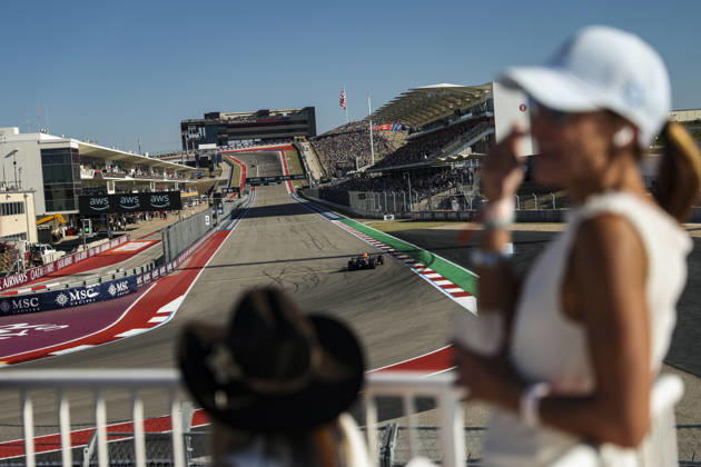 F1 - UNITED STATES GRAND PRIX 2026 06 HADJAR Isack (fra), Red Bull Racing Ford RB22, action vips guests spectators, fans during the 2026 Formula 1 United States Grand Prix, 18th round of the 2026 Formula One World Championship, WM, Weltmeisterschaft from October 23 to 25, 2026 on the Circuit of the America, in Austin, Texas, United States of America - AustinUnited States Copyright: xXavixBonillax