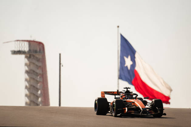 United States Grand Prix Second Practice Session - Austin AJ McLaren driver Oscar Piastri (81) races during the second practice session for the United States Formula One Grand Prix at the Circuit of the Americas in Austin, Texas, on October 23, 2026. Photo by Alexis Jumeau ABACAPRESS.COM Austin Texas  Copyright: xJumeauxAlexis ABACAx